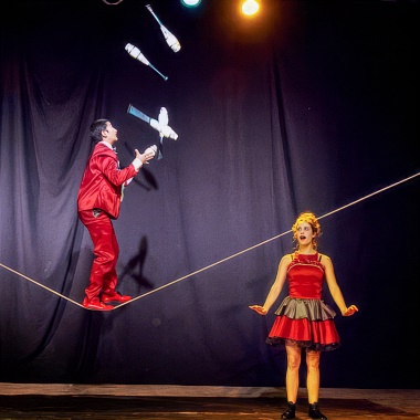 Kleines Fest - Cia Intrépidos - A Lucky Strike Kleines Fest - Cia Intrépidos - A Lucky Strike