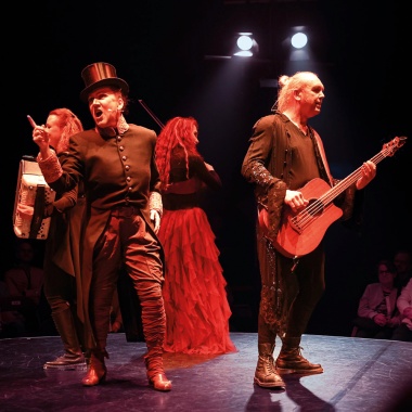 Kleines Fest - Cirque Bouffon - Carrousel