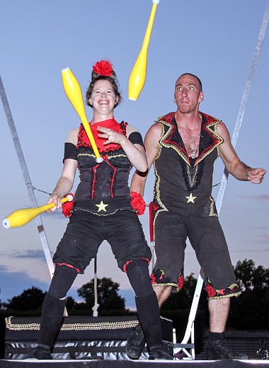 Kleines Fest - Cirque No Problem - Noa & Uri Weiss Kleines Fest - Cirque No Problem - Noa & Uri Weiss