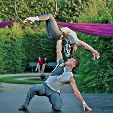 Kleines Fest - Duo Iouvilov - Akrobatik & Ästhetik