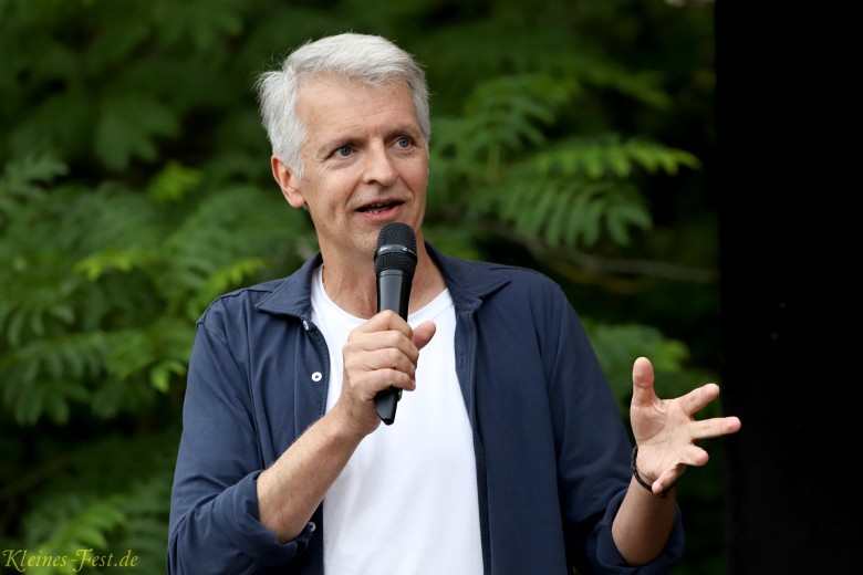 Kleines Fest - Johannes Flöck - Entschleunigung aber Zack Zack!