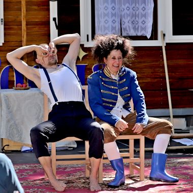 Kleines Fest - LaPoesia - Spektakel am Zirkuswagen Kleines Fest - LaPoesia - Spektakel am Zirkuswagen