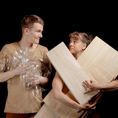 Kleines Fest - OLO Company - Soft Spot - Lasst uns anstoßen Kleines Fest - OLO Company - Soft Spot - Lasst uns anstoßen