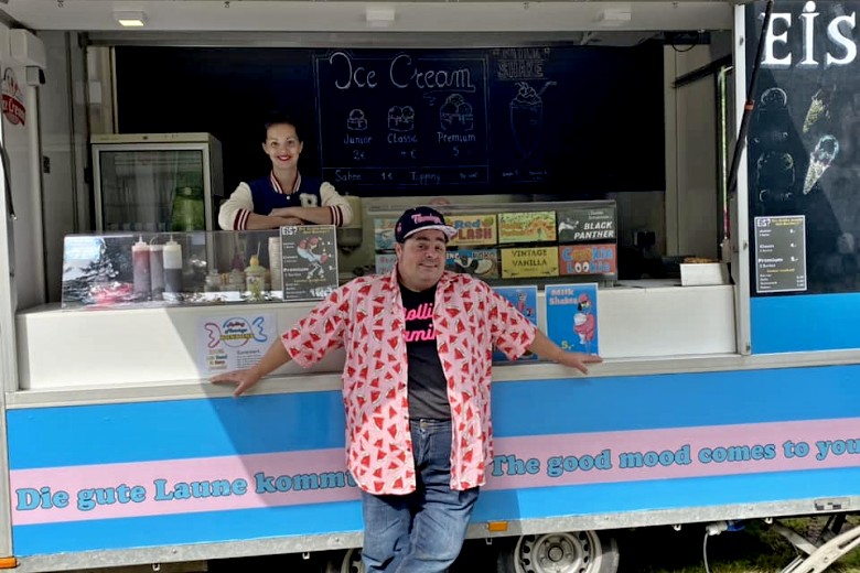 Kleines Fest - Rolling Flamingo - Die mobile Eis & Bonbon Manufaktur