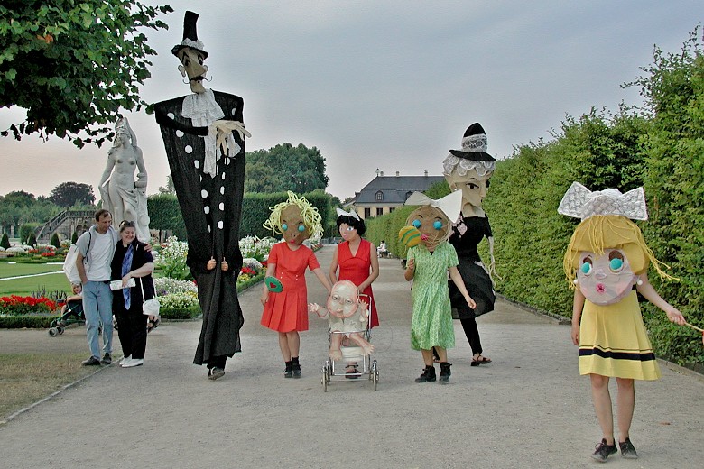 Kleines Fest - Scharniertheater - Tubenballett und Pinselpunk