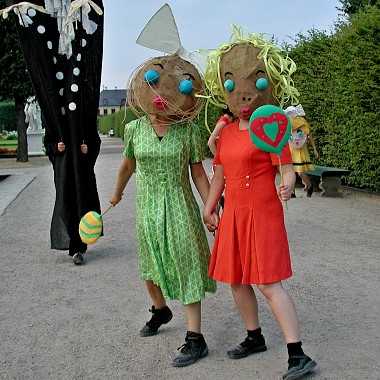 Kleines Fest - Scharniertheater - Tubenballett und Pinselpunk