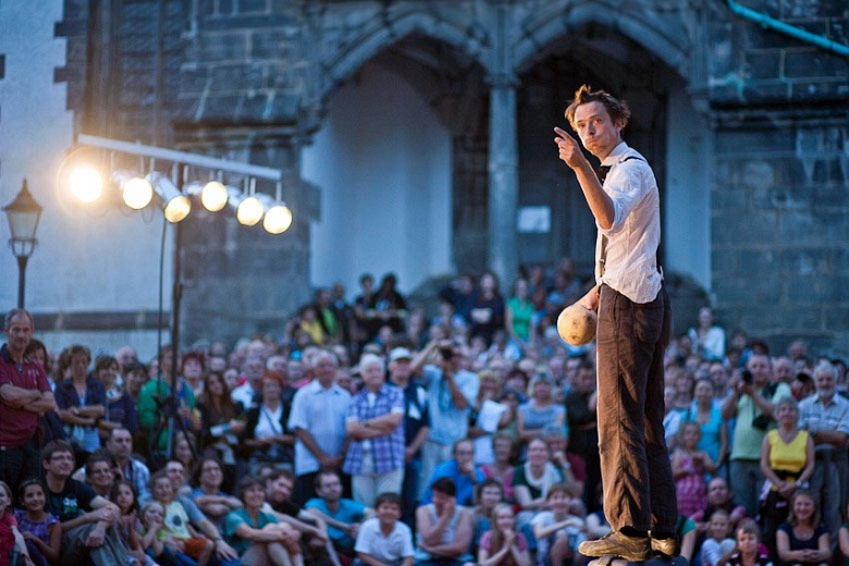 Kleines Fest - Shiva Grings - The Pigeon Chaser
