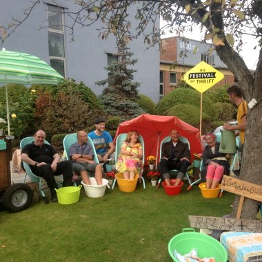 Kleines Fest - Swoolish Garage - Fußbad-Terrasse Kleines Fest - Swoolish Garage - Fußbad-Terrasse