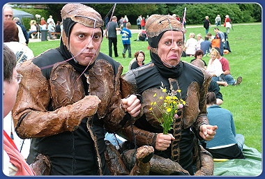 Kleines Fest - Theater Pikante - Waldameisen auf Stadtgang