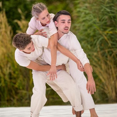 Kleines Fest - VAYA - Pebble Falling on a Silent Lake