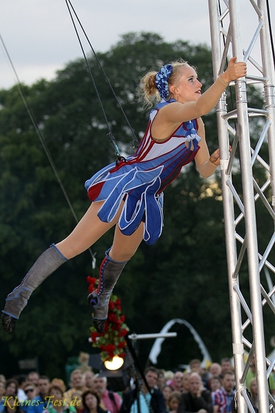 Circus_unARTiq__20130810_Lu_AKu__1761_0480x0720_01.jpg