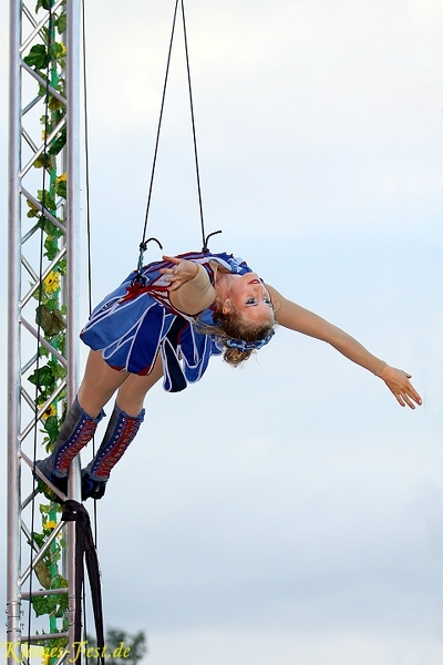 Circus_unARTiq__20130810_Lu_AKu__1772_0480x0720_01.jpg