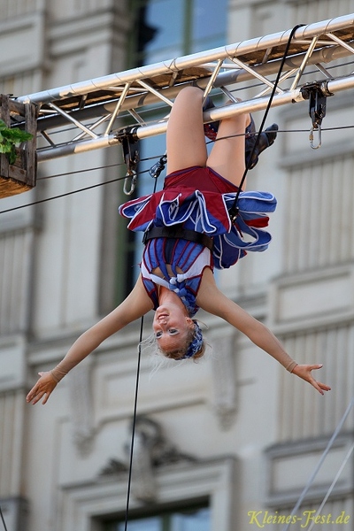 Circus_unARTiq__20130810_Lu_AKu__1800_0480x0720_01.jpg