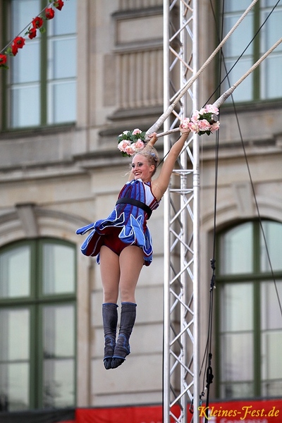 Circus_unARTiq__20130810_Lu_AKu__1837_0480x0720_01.jpg