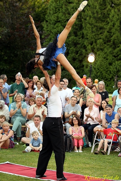 Coexistence_Acrobats__20130803_BP_AKu__0537_0480x0720_01.jpg