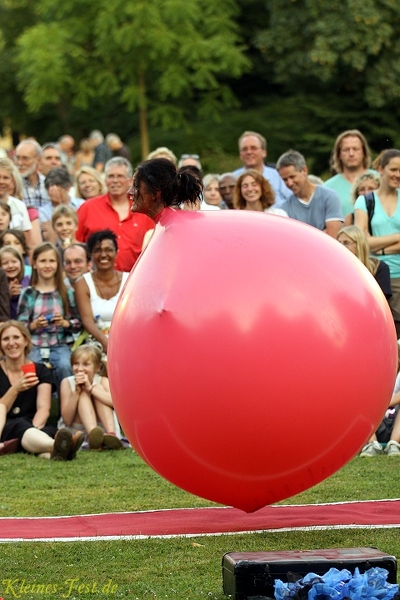 Coexistence_Acrobats__20130803_BP_AKu__0642_0480x0720_01.jpg