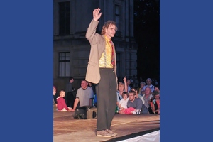 Lee Hayes  20020810 Lu AKu  005 1920x1280
