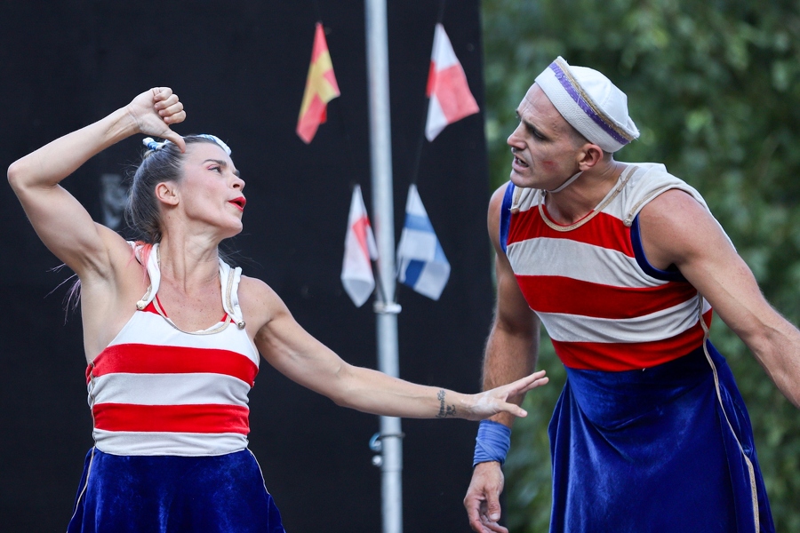 Duo_Un_Pie__20250726_BP_Den__8418_1920x1280.jpg