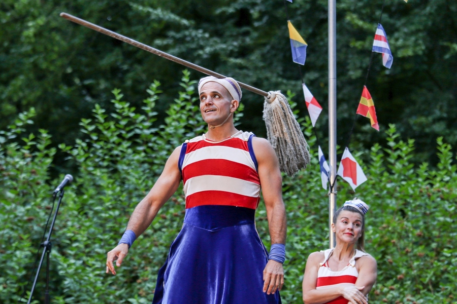 Duo_Un_Pie__20250802_Lu_TKu__2318_1920x1280.jpg