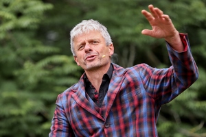 Jens Ohle  20250803 Lu Den  10651 1920x1280