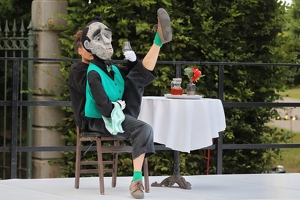 Noelle Quillet  20250709 HH Den  5548 1920x1280