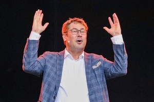 Desimo  20250709 HH Den  6153 1920x1280