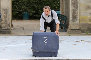 Shiva Grings  20250708 HH Den  4718 1920x1280