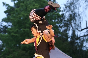 Witty Look  20250725 BP BKu  1053 1920x1280