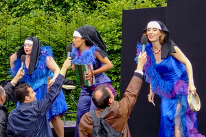 Womedy  20040710 HH BWW  001 05a 1920x1280