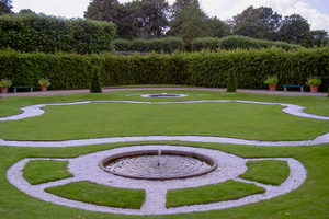 KF misc  20040717 HH Den  Rasengarten 02 1920x1280