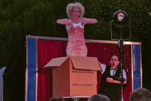 Scott and Muriel  20050806 BP  Den 271 1920x1280