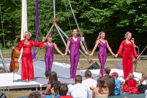 Bencha Theater  20050703 Ch Den  135 1920x1280