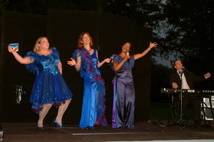Womedy  20050827 CL Den  255 1920x1280