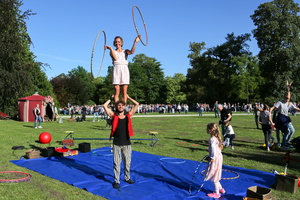 Upside Down Acro Zirkus  20260724 BP Den  2144 1920x1280