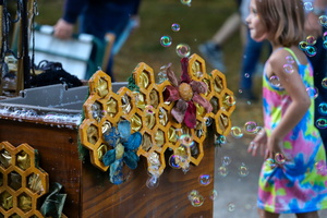 038 Bubble On Circus  20260801 Lu BKu  2155 1920x1280