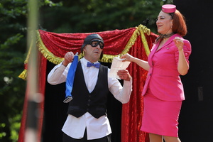 173 Strange Comedy  20260802 Lu Den  3480 1920x1280