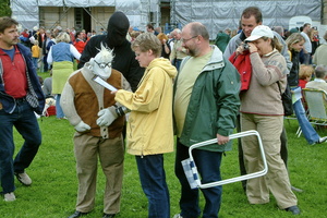 103   Maennergestalten  20050812 Lu Den  076