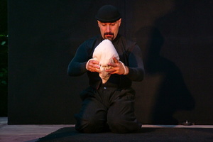 194   Two Hands Theatre  20050813 Lu AKu  167