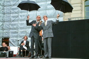 227   WallstreetTheatre  20050812 Lu Den  140