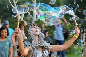 Bubble On Circus  20250726 BP Den  8769 1920x1280