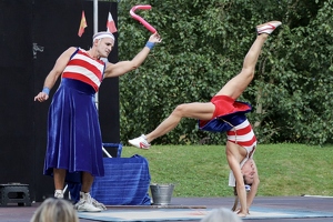 Duo Un Pie  20250726 BP Den  8412 1920x1280