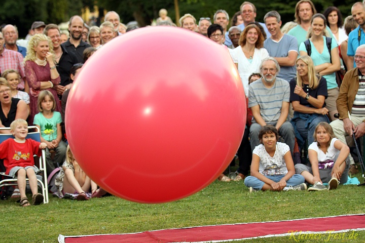 Coexistence_Acrobats__20130803_BP_AKu__0622_0720x0480_01.jpg